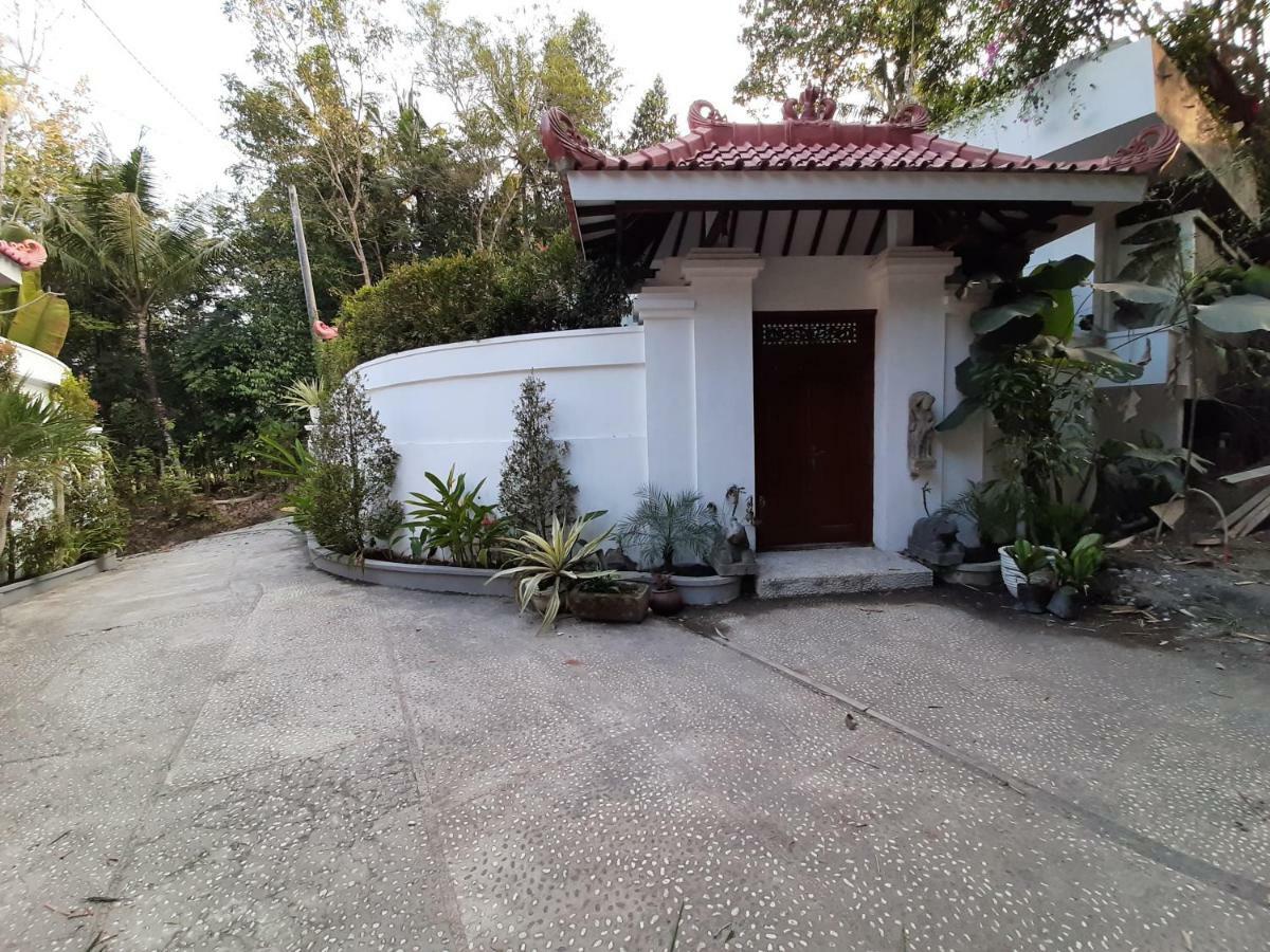 Villa Sunkiss By Yogya Tropicana *